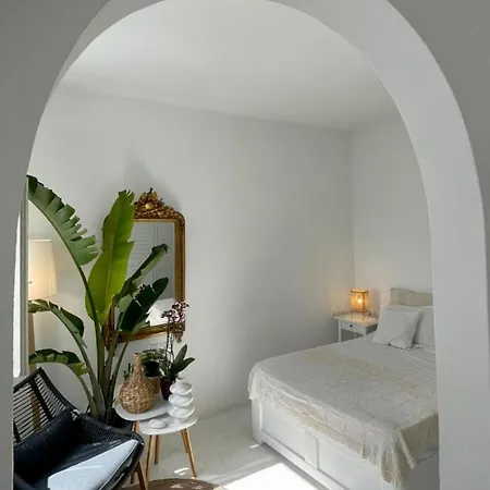 Islander House - One Bedroom House *